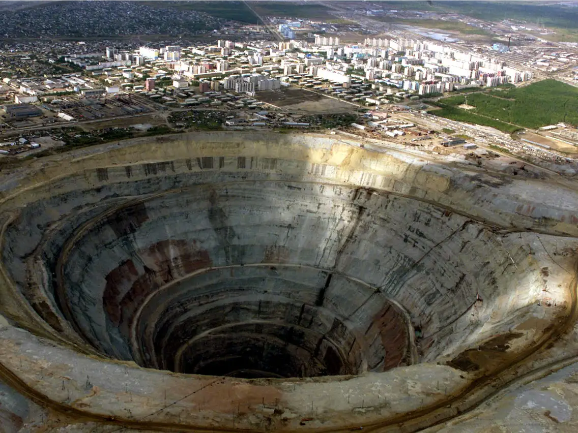 China Is Digging A 10,000-Meter Hole Into The Earth To Reach The
