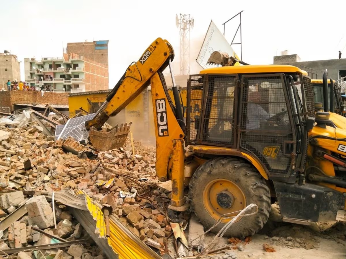 Yogi govt bulldozers again in action