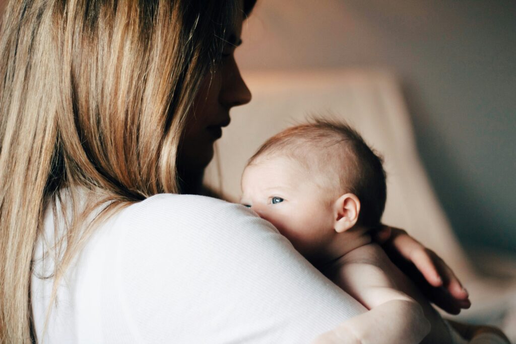 infants use mother's scent