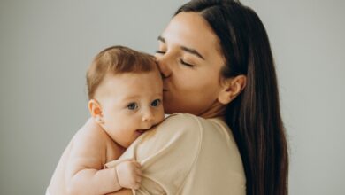 infants use mother's scent