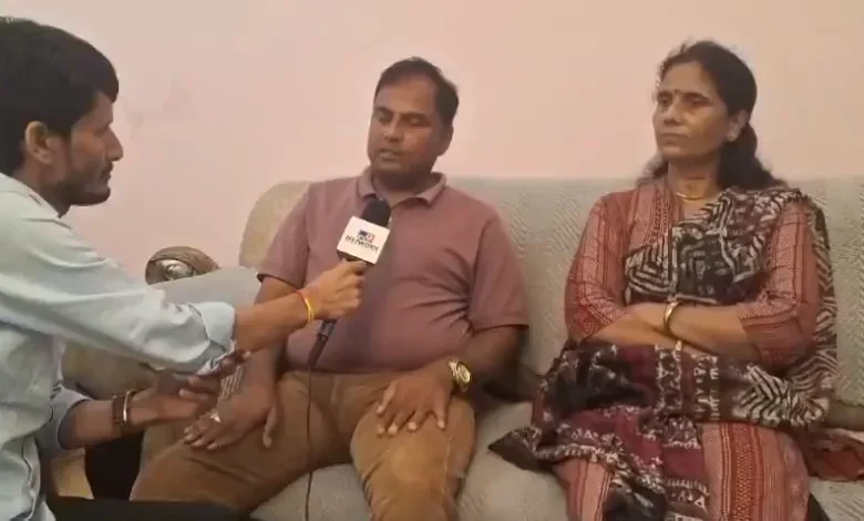 the parents of martyr captain anshuman singh say that their v0 bmljZGRydjFjd2JkMXioee96JD djXFZV0X7SeA3ceSEITowLUZmbu2zl3RU