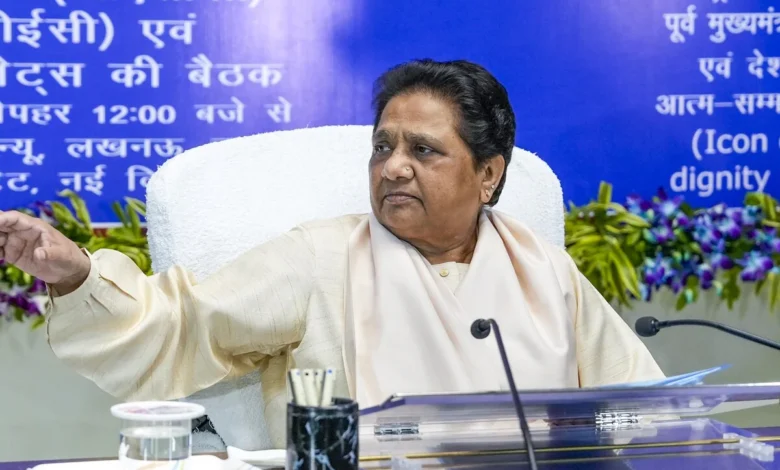 Mayawati criticizes RaGa